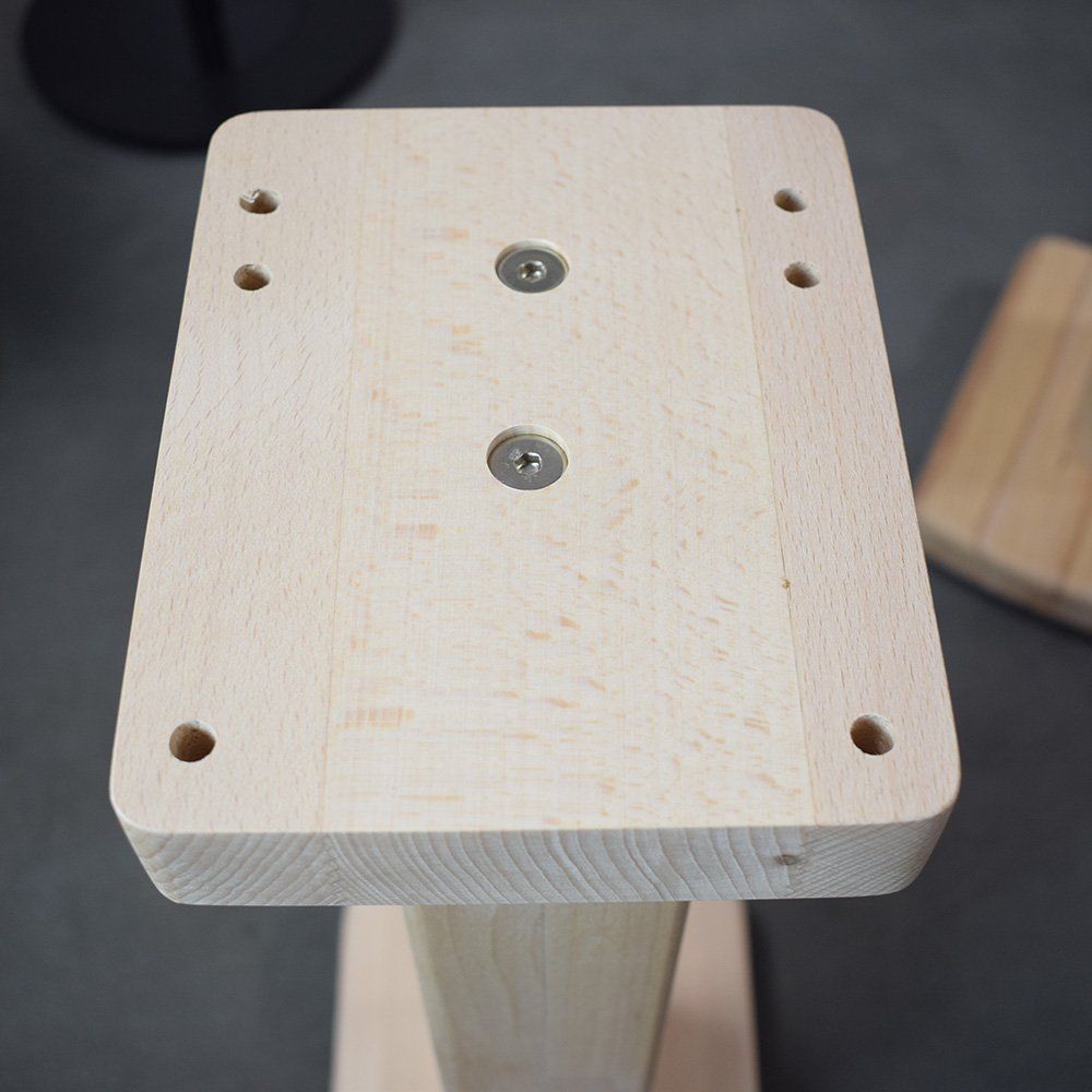 Piano dello stand ESSE2 con i fori di fissaggio