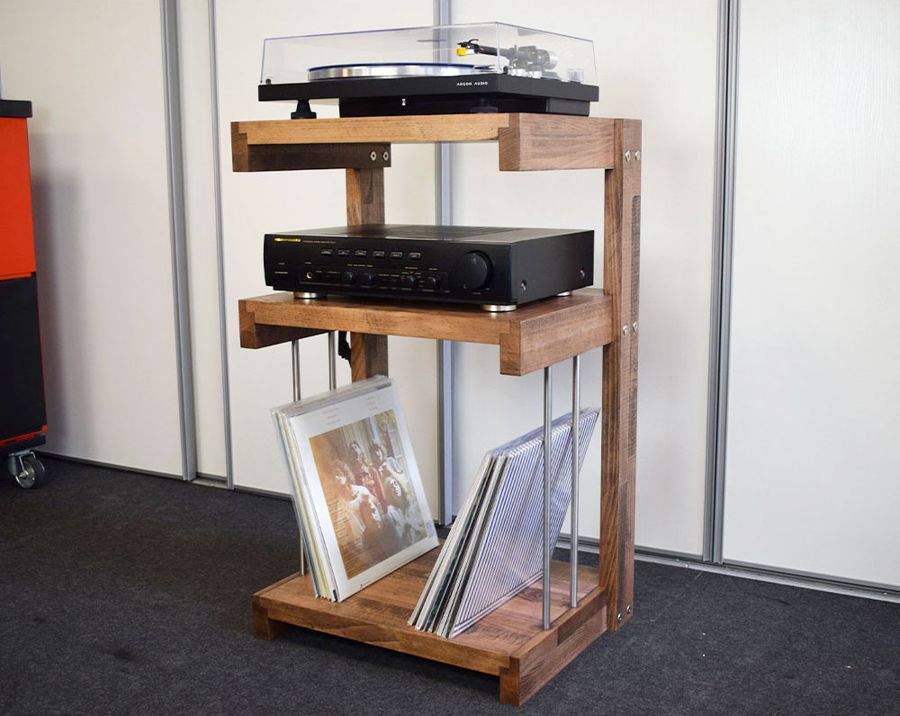 Extrasound Vinyl in Faggio con impianto hi-fi e vinili